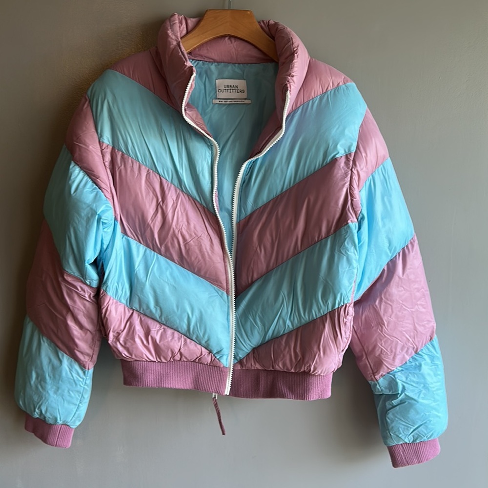 Urban outfitters Chevron Cropped
Puffer Jacket | Cropped...size M - Picture 2 of 8